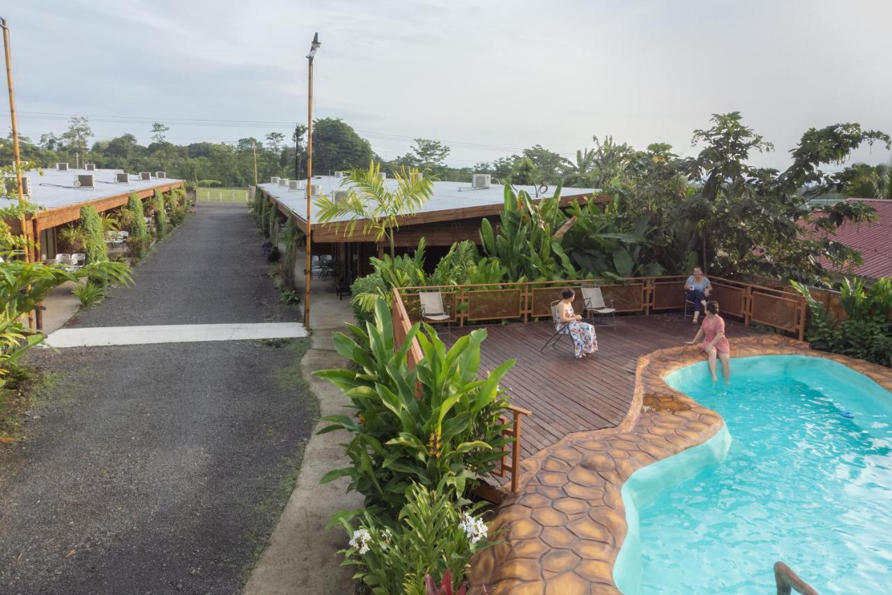 Cabanas Del Rio Aparthotel La Fortuna Bagian luar foto