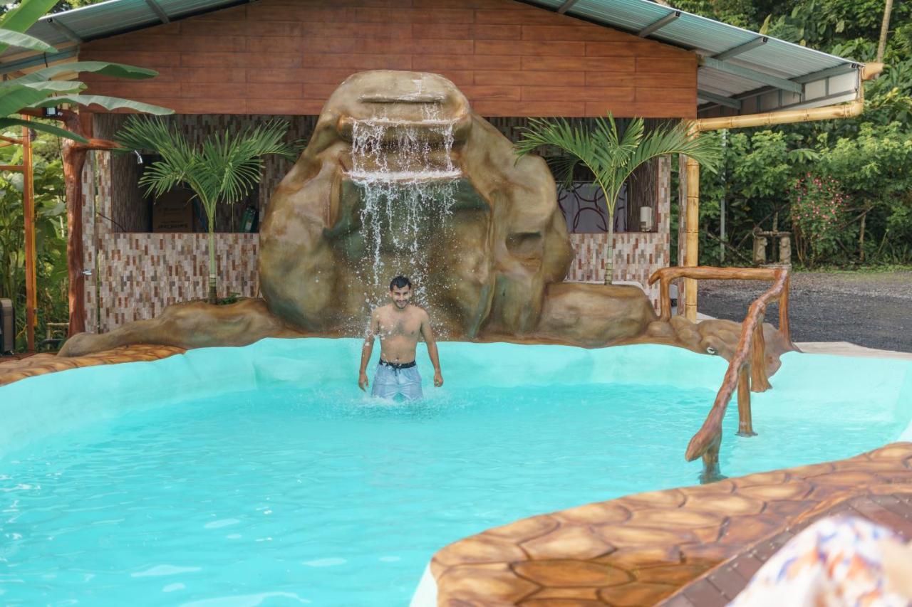 Cabanas Del Rio Aparthotel La Fortuna Bagian luar foto